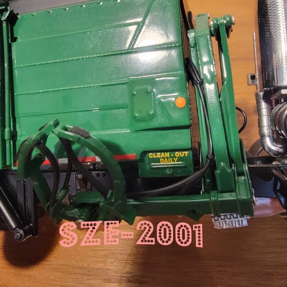 RARE First Gear Waste Management Side Load Refuse Truck 1:34 Scale DieCast Model - Picture 9 of 11